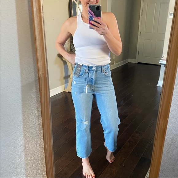 Levi’s Ribcage straight ankle high rise distressed jeans - Picture 11 of 16